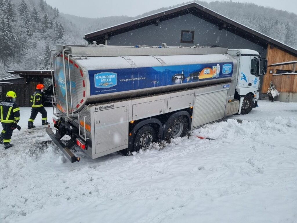 Mehr über den Artikel erfahren LKW Bergung