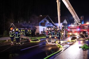 235270_t4P3egWxn (Medium)