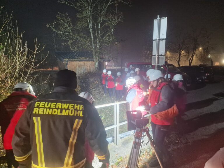Feuerwehrjugend übte Ölaustritt in Gewässer