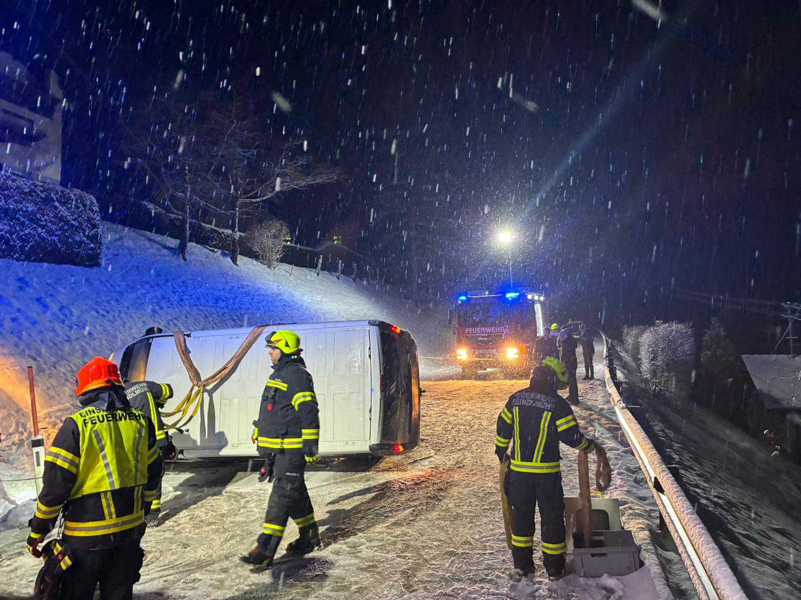 Mehr über den Artikel erfahren Bergung Kleintransporter am Dauerbach