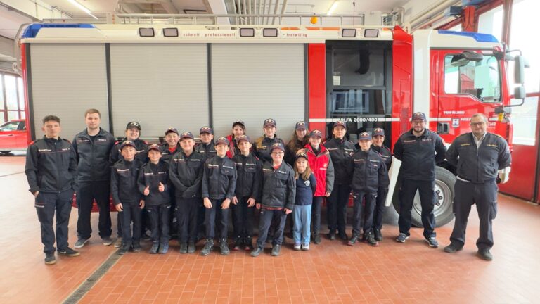 Lehrreicher Vormittag bei der Feuerwehr Wels