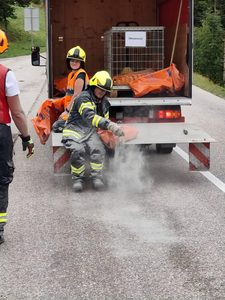 Mehr über den Artikel erfahren 7,6 Kilometer Dieselspur – Großeinsatz in Altmünster